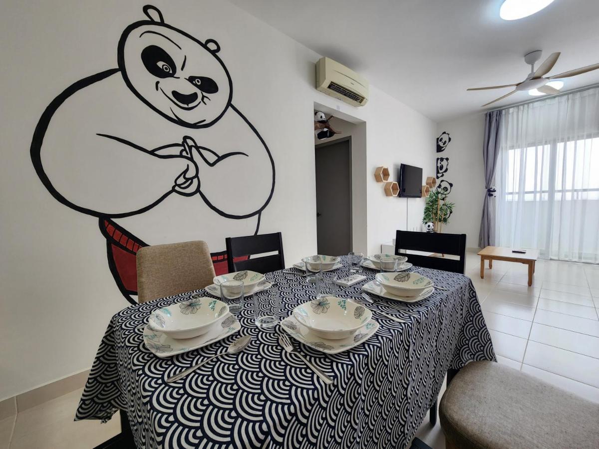 Appartamento Netflix Panda House 3B2R Rimbayu Kota Kemuning With Atari Games Teluk Panglima Garang Esterno foto